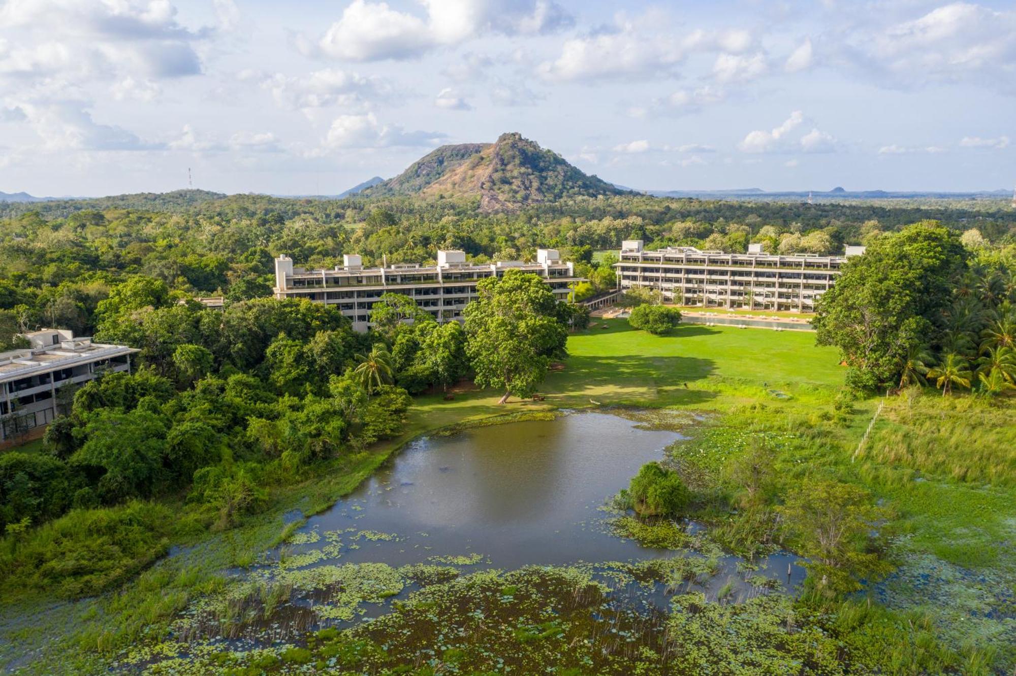 Jetwing Lake Dambulla Eksteriør billede